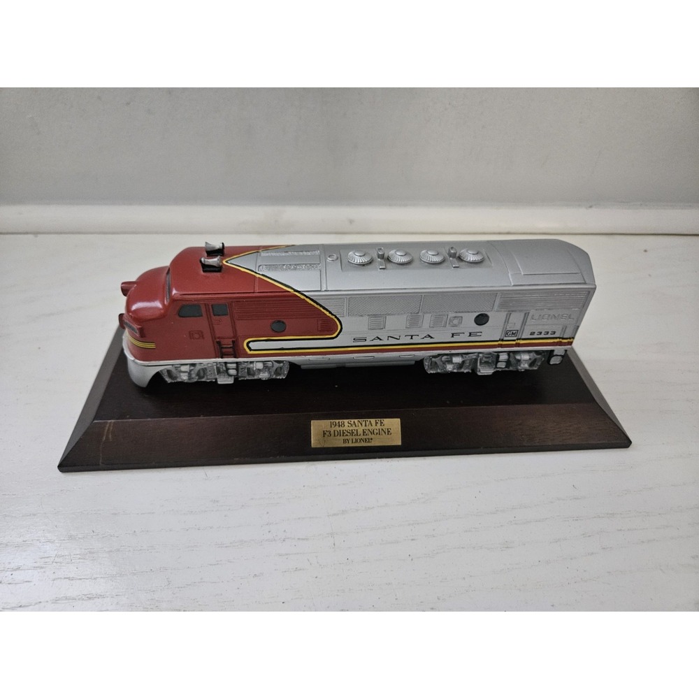 Vintage Avon Lionel Train Santa Fe F3 Diesel Engine 2333 - Avon 1992